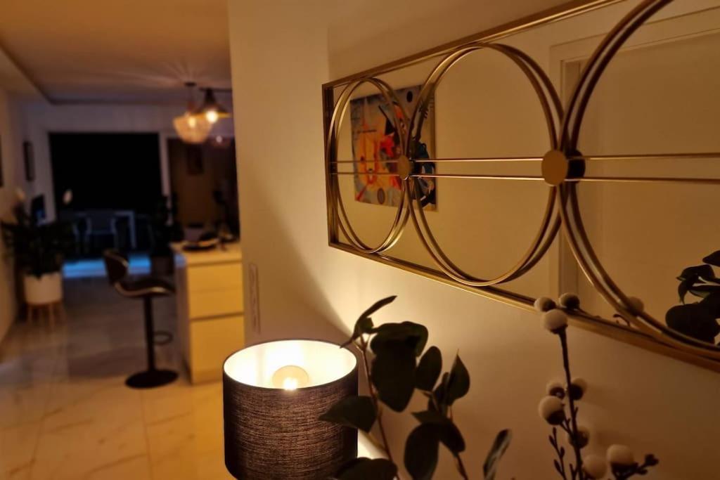 Suite Prestige Logement Neuf Avec Spa Et Ecran De Cinema En Rez De Jardin Colmar Esterno foto
