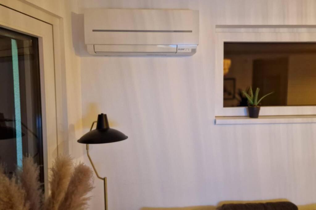Suite Prestige Logement Neuf Avec Spa Et Ecran De Cinema En Rez De Jardin Colmar Esterno foto