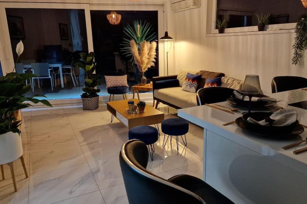 Suite Prestige Logement Neuf Avec Spa Et Ecran De Cinema En Rez De Jardin Colmar Esterno foto